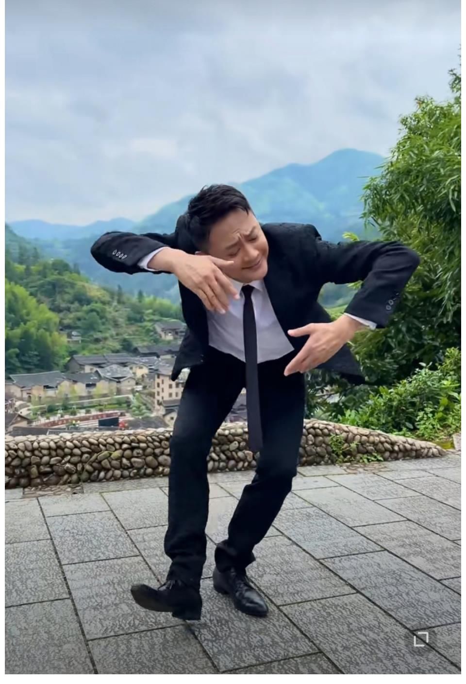 综艺|印小天，参加了《追光吧哥哥》舞蹈怎么也没有得到任何改变？