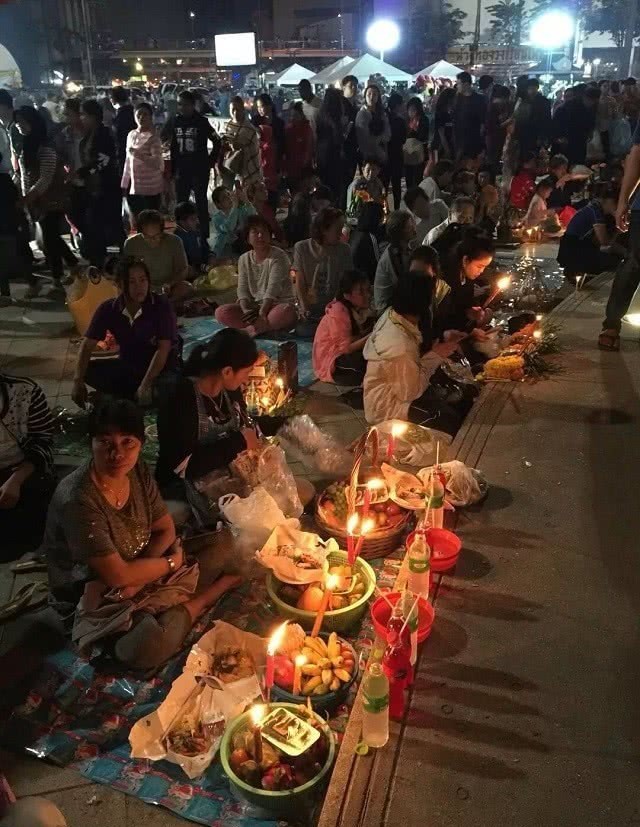 乡亲|他当皇帝后送家乡人18缸咸菜,乡亲扔了17缸,倒出来一看后悔不已