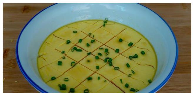 做法|蒸鸡蛋用冷水还是热水?大厨教你正确做法,蛋羹嫩滑无气孔,收藏