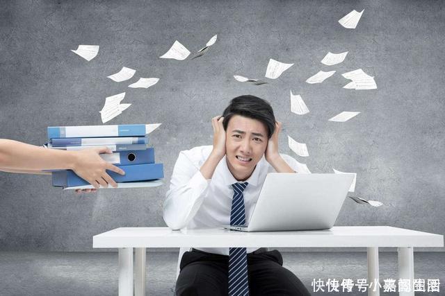 爱表|领导问你的手表多少钱时,低情商的人侃侃而谈,高情商的人这样答