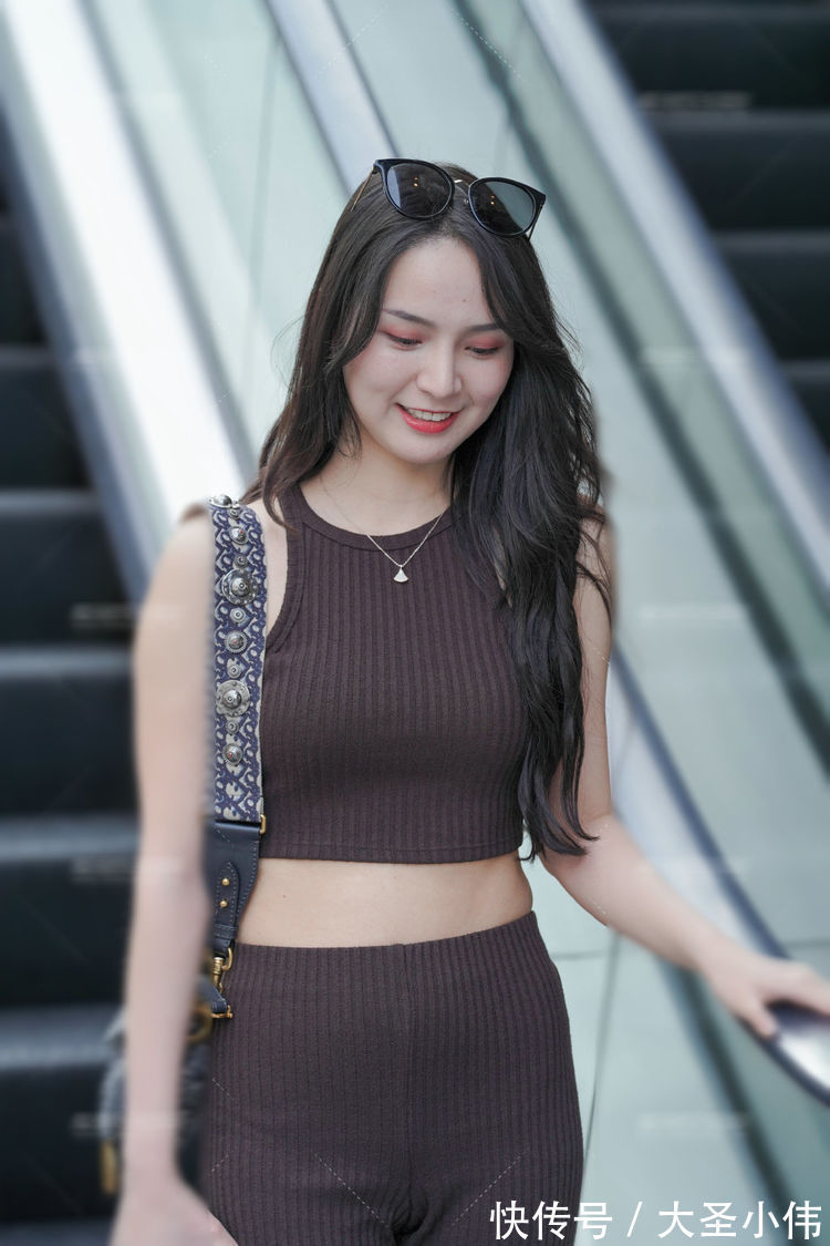 女生 美女街拍:爱穿搭的女生,追求的风格也是多种多样,但效果却很不错