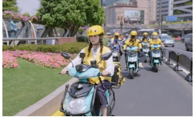 外卖|耍大牌？沈梦辰录综艺时送外卖，身旁五个保镖保驾护航引热议