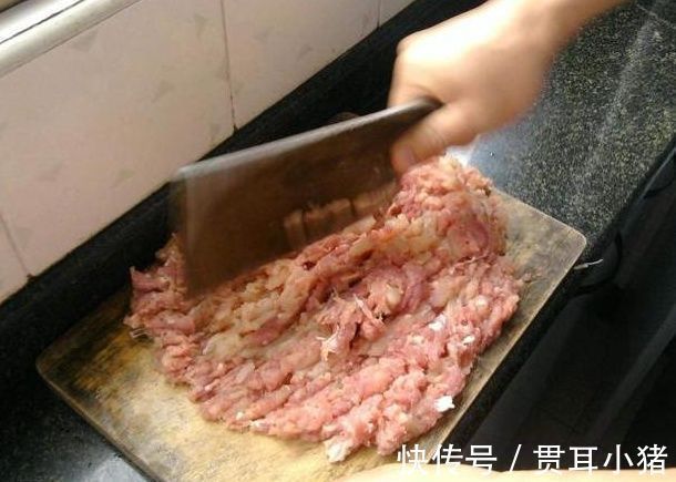 弊端|“你剁肉影响到我孙子午休了”,奶奶上门质问,邻居的做法很解气