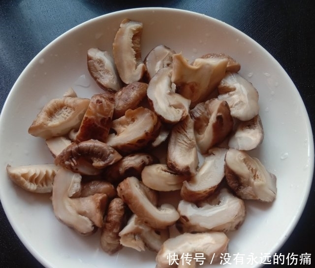 原味香菇蒸鸡,原汁原味,营养美味