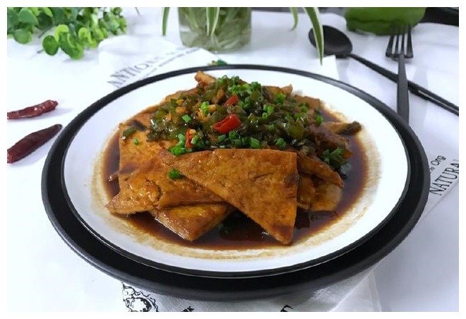 这菜只花3元钱，汁浓味鲜，比肉还好吃，老公又多吃了一碗饭