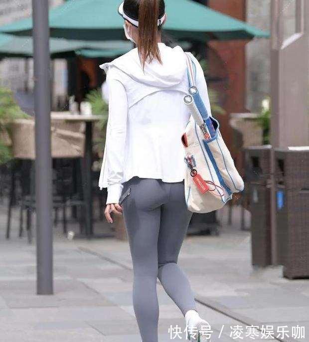 减龄 “凹凸感”十足的紧身打底裤,修身塑形不含糊,时髦显瘦又减龄