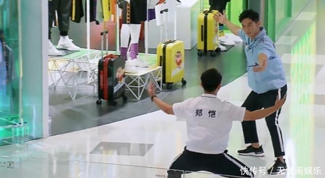奔跑|《奔跑吧》品牌撕裂环节又回来了,蔡徐坤秒撕裂郑恺,惨的是他