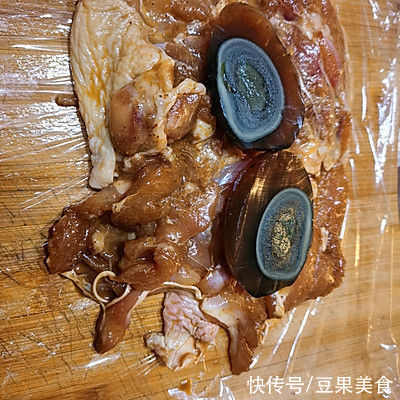 会做这些美味鸡腿松花蛋肠，你比大厨都牛气