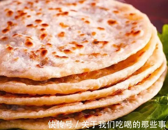 面粉|烙饼时，别只会冷水和面，大厨教你3个技巧，外酥里软层次多，香