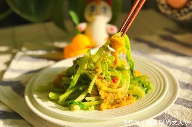 这个菜我见到就会买,搭配2个鸡蛋一起炒,清香脆嫩,非常下饭