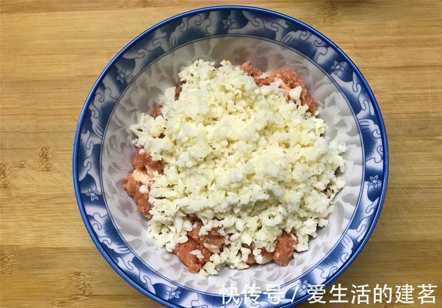 肉馅|一张豆皮一块肉，教你做特色美食，喷香酥脆，上桌就光盘