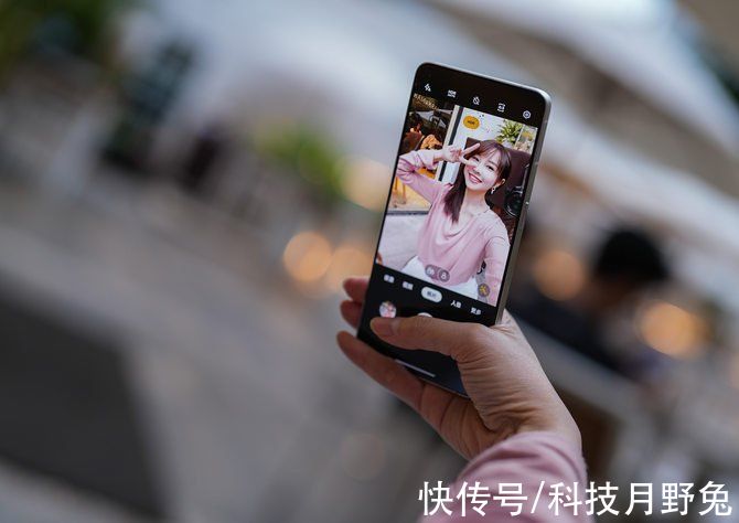 reno|自拍界的天花板？来看看OPPO、苹果、荣耀的三机样张对比就知道了