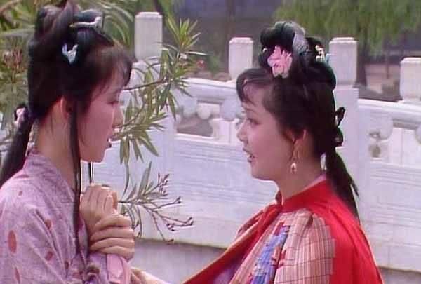  富豪|林黛玉为什么能二两月钱活成富豪，随手赏人不眨眼