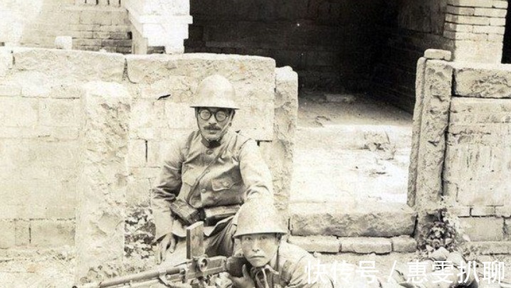 镜片|二战日军畸形的眼镜兵：镜片反光被当活靶子，指挥官眼里就是废物