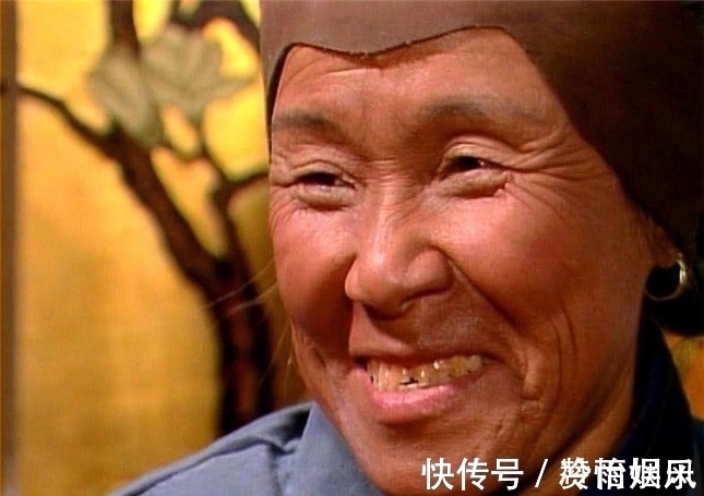 刘姥姥!红楼梦:刘姥姥“雪下抽柴”的故事暗示黛玉为正妻,宝钗为续弦