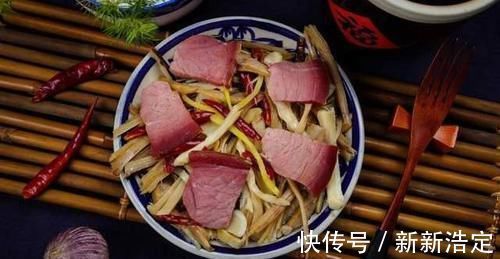 冬天遇到这蔬菜干别手软,拿来炒腊肉,脆香爽口,咸香下饭特馋人