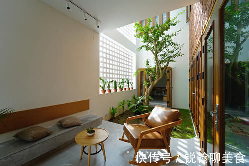 主卧|她住128㎡的联排别墅,家里3处天井,满眼绿色,像个植物园