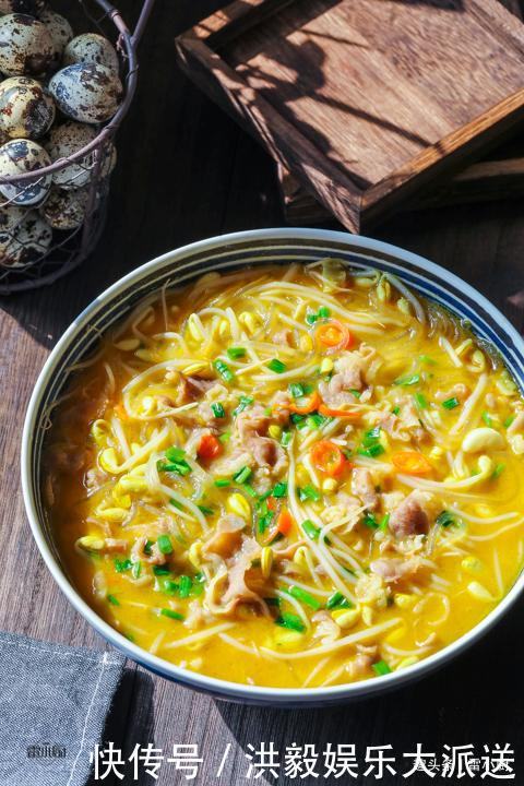 一年到头|我家饭桌上一年到头都有这道菜,焯个水煮一煮,六七分钟就上桌