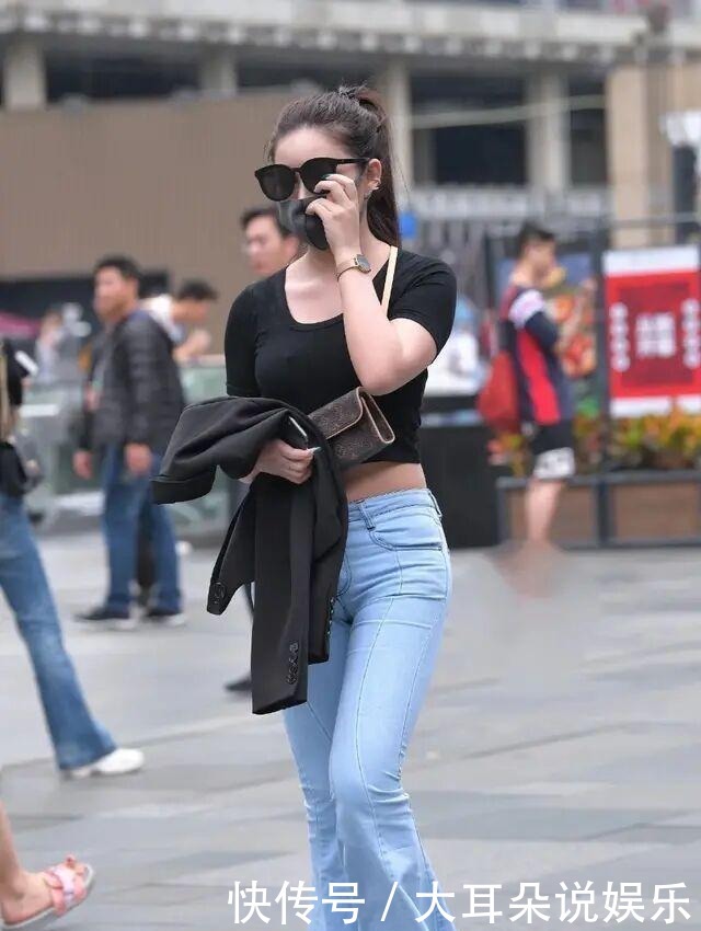 苹果型|简约百褶打底裤的搭配,显得高挑迷人,大方时尚