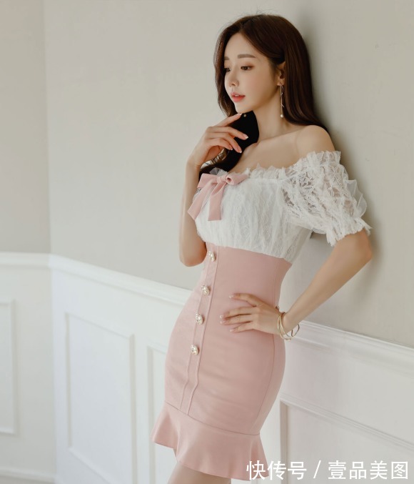 时尚搭配|女神孙允珠的时尚搭配:晚晴曦风白杏春桃枝雪抹肩裙