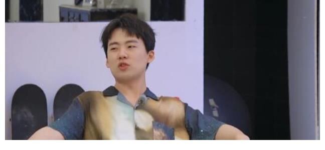 郭麒麟拒帮素人嘉宾搬东西,原因曝光引热议,道出了大多人的心声