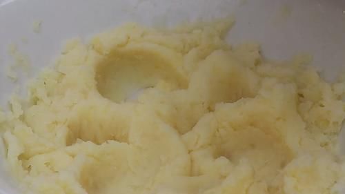 干锅土豆|土豆新吃法，很适合用来招待客人，做法新奇，比大鱼大肉还受欢迎