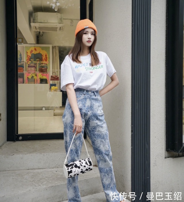 小个子|T恤不一定配裙子才好看,搭这4条裤子,时髦显瘦,小个子都爱了