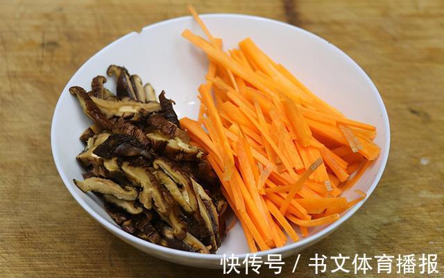 豆皮|冬季，要顺应节气合理膳食，教你做五彩豆皮卷，有菜有肉营养好