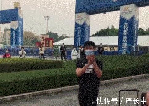 年轻球员|郑智领衔!恒大6位功勋进入失业状态,邓涵文泪崩,鞠躬致谢球迷