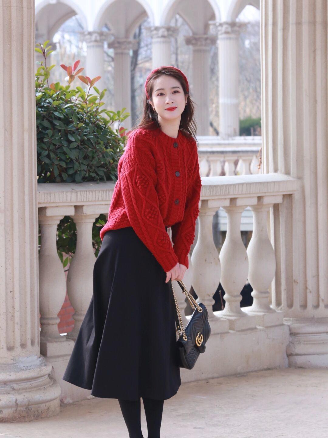 修身性 穿来穿去,还是“毛衣”最百搭,不花哨、不显胖,简约高级又时髦