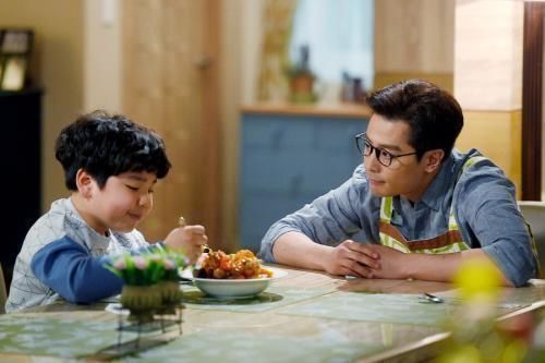 白岩松|白岩松告诫家长:要想娃有出息,必须狠下心来让他“吃”这3种苦