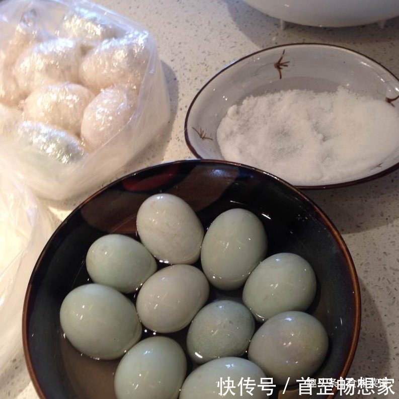 独家|独家腌制咸鸭蛋,不用坛子不用泥,28天个个流油起沙,咸鲜甘香