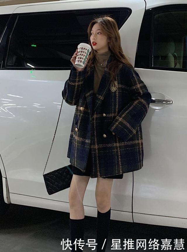 西装外套火了一年,最近流行的是“灯芯绒”西装,时髦保暖又气质