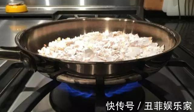 这3种吊兰千万别这么养,不然疯长爆芽,控制不住!