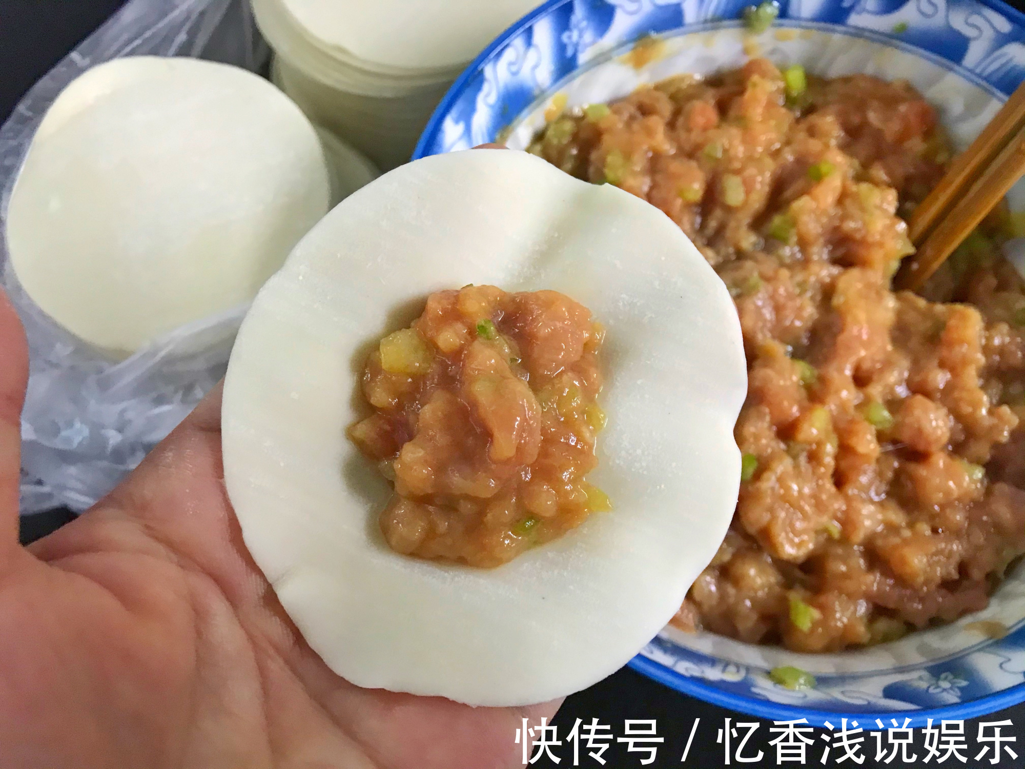 包饺子|夏天多吃此碱性蔬菜,用来包饺子,比韭菜鲜嫩,清香味美不上火