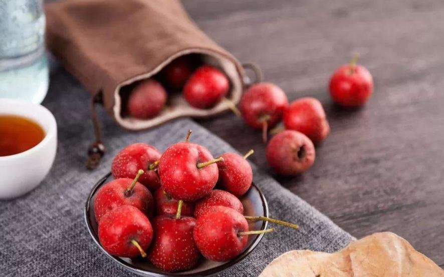 泡水|山楂干泡水喝对身体有什么好处?下面就告诉你几点好处!