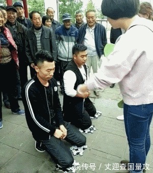 |搞笑GIF： 请原谅我不厚道的笑了 吃饭的时候最好不要看