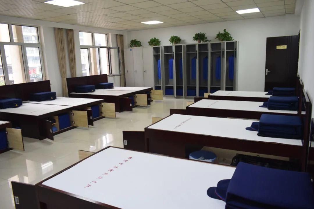  朋友|小编带你了解蓝朋友的在线表情！！