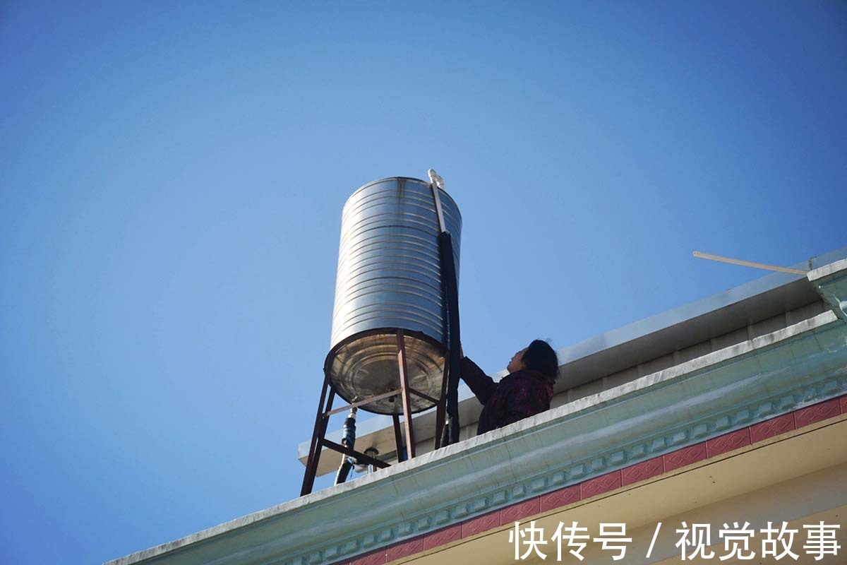 糯稻|80岁大爷住山村,种菜砍柴样样活都干,村民称会“享福”