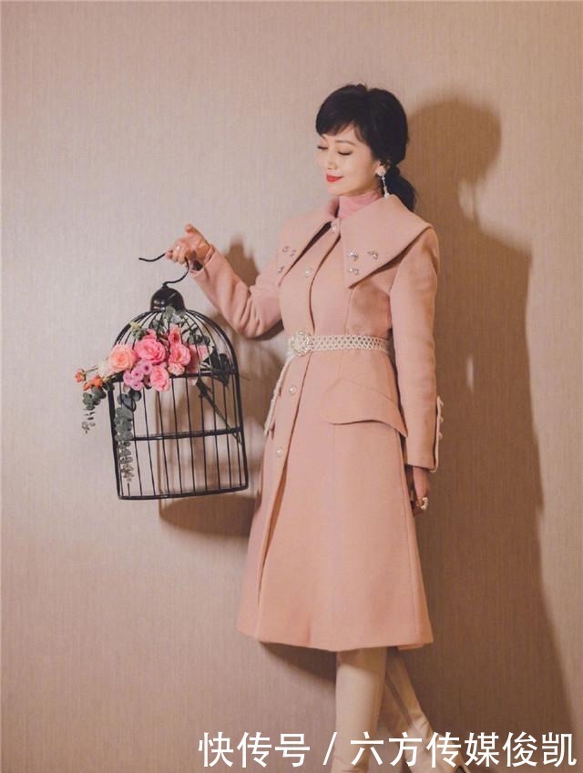 衣领|衣领太厚,秋冬头发怎么扎才时尚又有美感?学会这4种扎发就够了