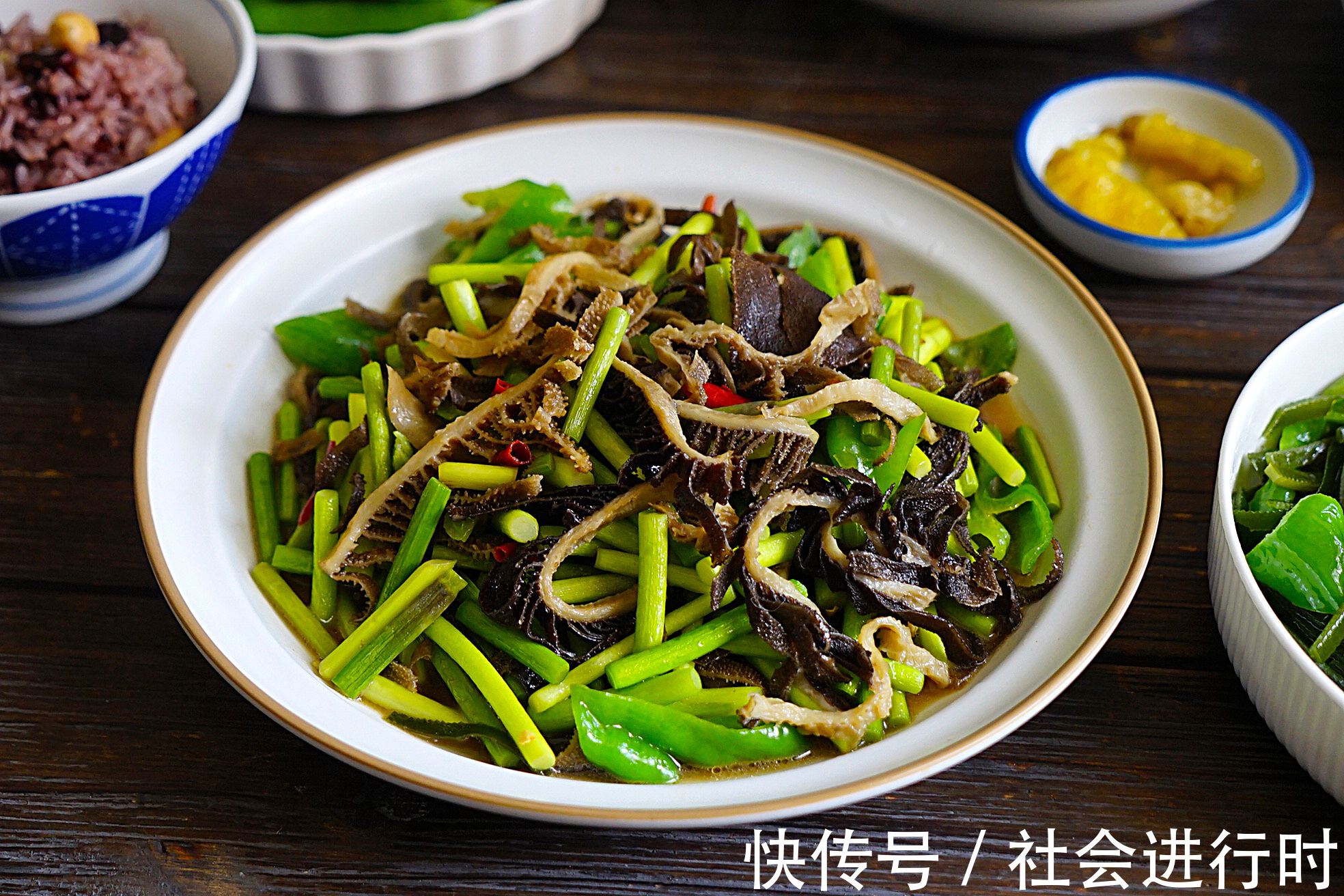 烹饪技巧|儿媳妇做的午餐火了,简单的家常菜,婆婆不嫌弃还分享烹饪技巧