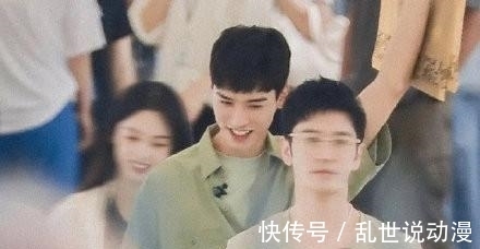 料理|黃曉明深夜曬出滿桌料理！桌上餐具成「超萌亮點(diǎn)」網(wǎng)懂了