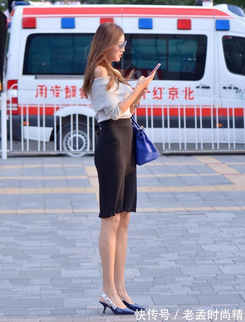 性感|街拍: 风姿不俗, 袅袅婷婷, 很美很性感的黑裙墨镜性感成熟美少妇