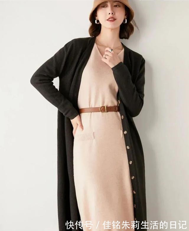 氛围感 一条针织裙，穿出秋天气质！