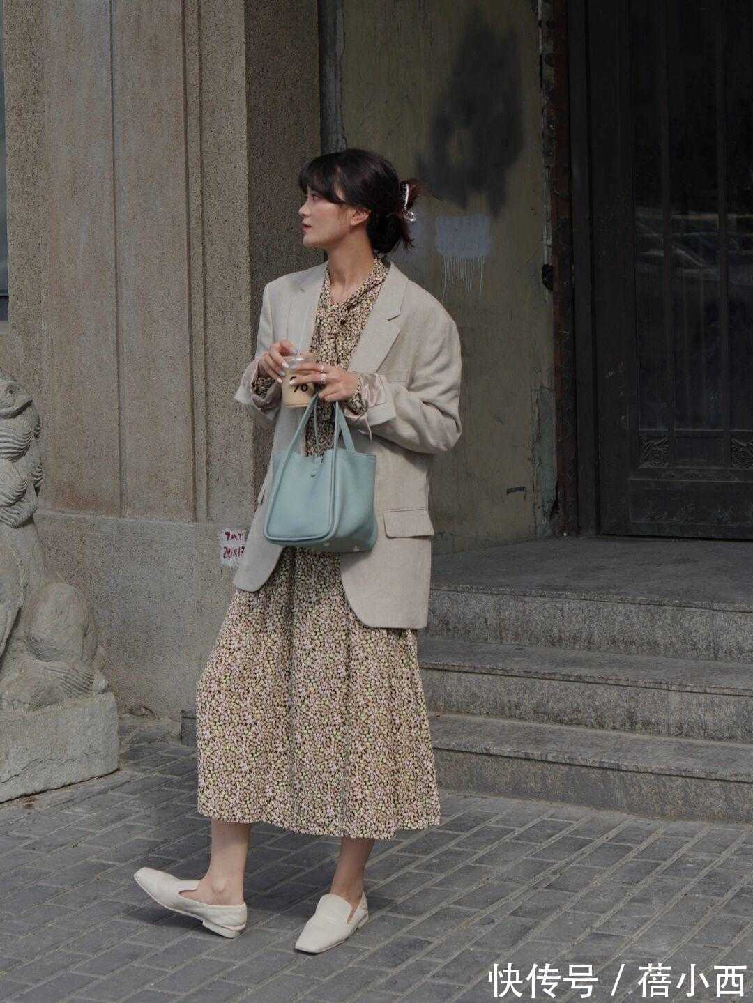 油画裙|今秋流行“油画裙”,搭开衫、西装、风衣都好看,时髦又有品质感