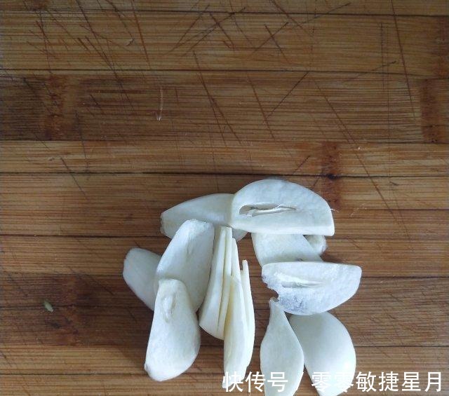 美食天下|炒茄条,香软可口,美味下饭!