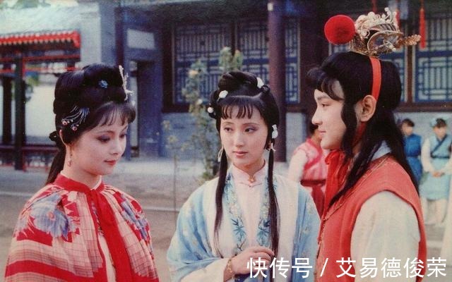 红楼梦@《红楼梦》里“完美”得让旁人不敢亲近的角色,她是谁?