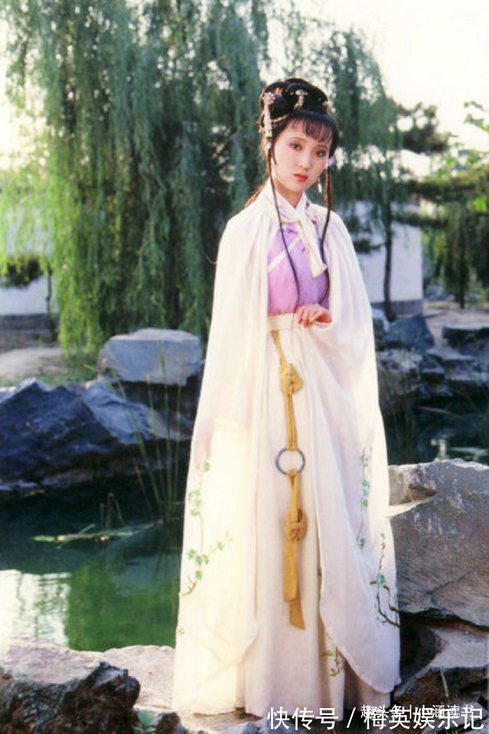 贾母&林黛玉死前跟丫环雪雁说啥话?三句话,句句泪目,句句伤心!