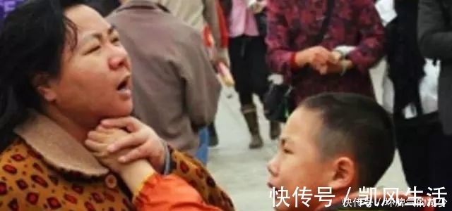 父母|“妈妈别打了,我会听话的”,小女孩跪地求饶,父母失控有多可怕?
