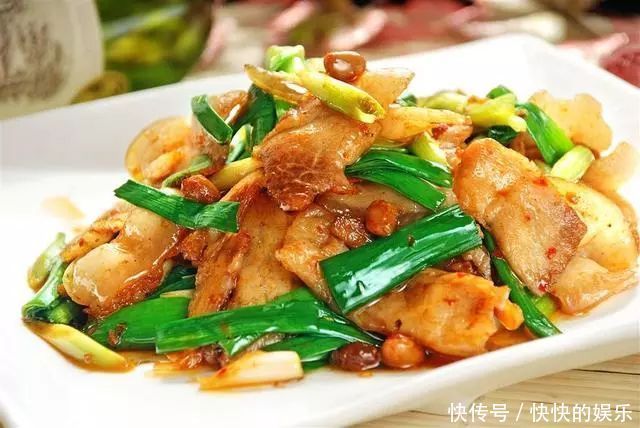 回锅肉,这样做才好吃色泽红亮,肥而不腻